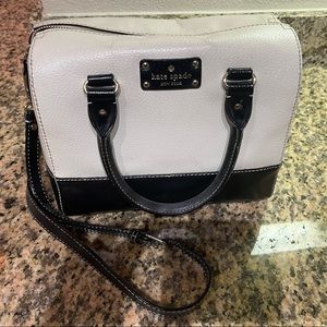 Kate spade bag with handles or shoulder strap